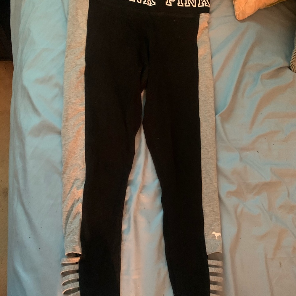 Pink leggings . Cut out detail at ankle